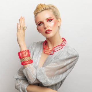 Pop bold colour and lightness combine in MYBF. Hit the dance floor with this 80s style look 💃🔥

📸 @turbofusilli 
💄 @samanthapretto_hair_and_makeup 
👩 @marionadam 

#maison203 #mybfcollection #3dprintedjewelry #colourfuljewelry #statementjewelry #lightweightjewelry