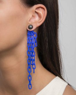 Chained Collection
Dance the night away with the dangling colourful chain earrings! ⛓💃

➡️ SWIPE for more pics 

#maison203 #3dprinted #contenporaryjewelry #3dprintedearrings #colourfulearrings #lightweightearrings #statementearrings #digitaljewelry #gioiellocontenporaneo