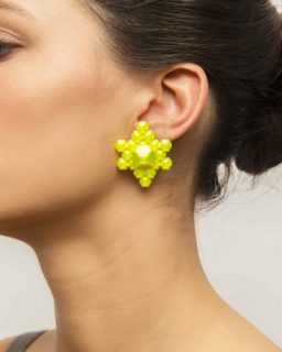 Bright audacious Stones earrings in two versions.

➡️ SWIPE to see the two models

#maison203 #3dprintedjewelry #3dprintedcontemporaryjewelry #digitaljewelry #statementearrings #colourfulearrings #gioiellocontemporaneo