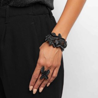 Matching ring and bracelet of our Leaves collection in sparkling metallic black with crystals.

#maison203 #3dprintedjewelry #contemporaryjewelry #digitaljewelry #gioiellocontemporaneo #lightweightjewellery #bijouxcontemporains #partyjewelry #jewelryforchristmas