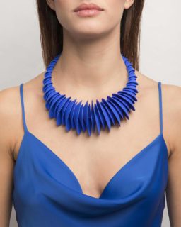 The new Bailong necklace in cobalt blue is already a statement piece.

#maison203 #contemporaryjewelry #3dprintedjewelry #lightweightjewelry #gioiellocontemporaneo #statementnecklace #lightweightnecklace #boldjewelry #bijouxcontemporains #digitaljewelry